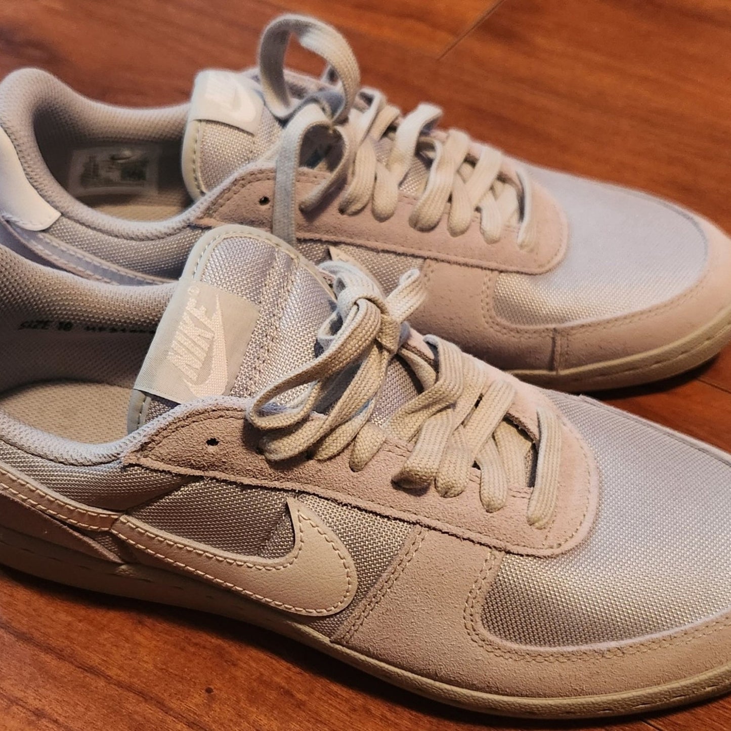 Nike shoes sneakers size 10