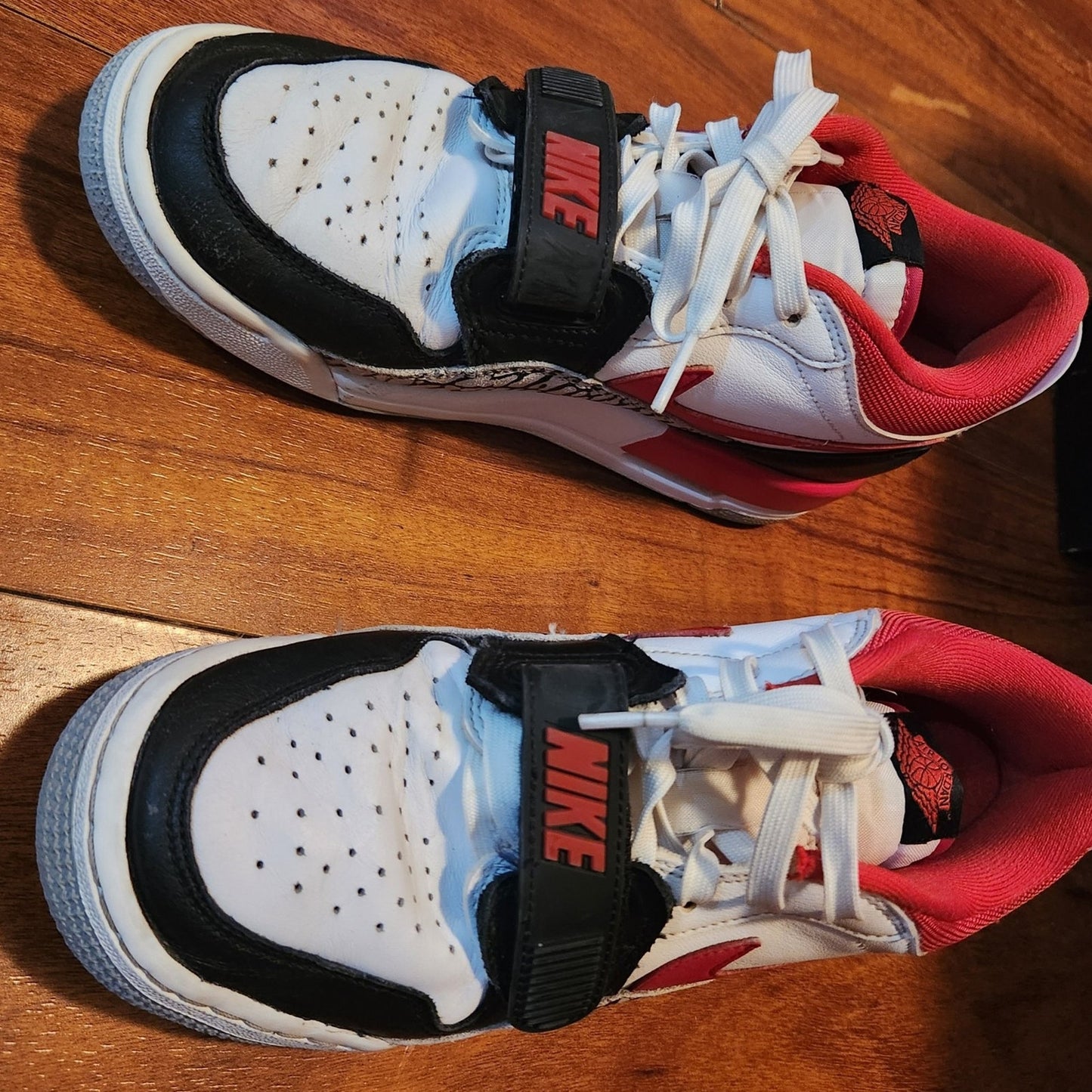 Nike jordan shoes sneakers size  7y