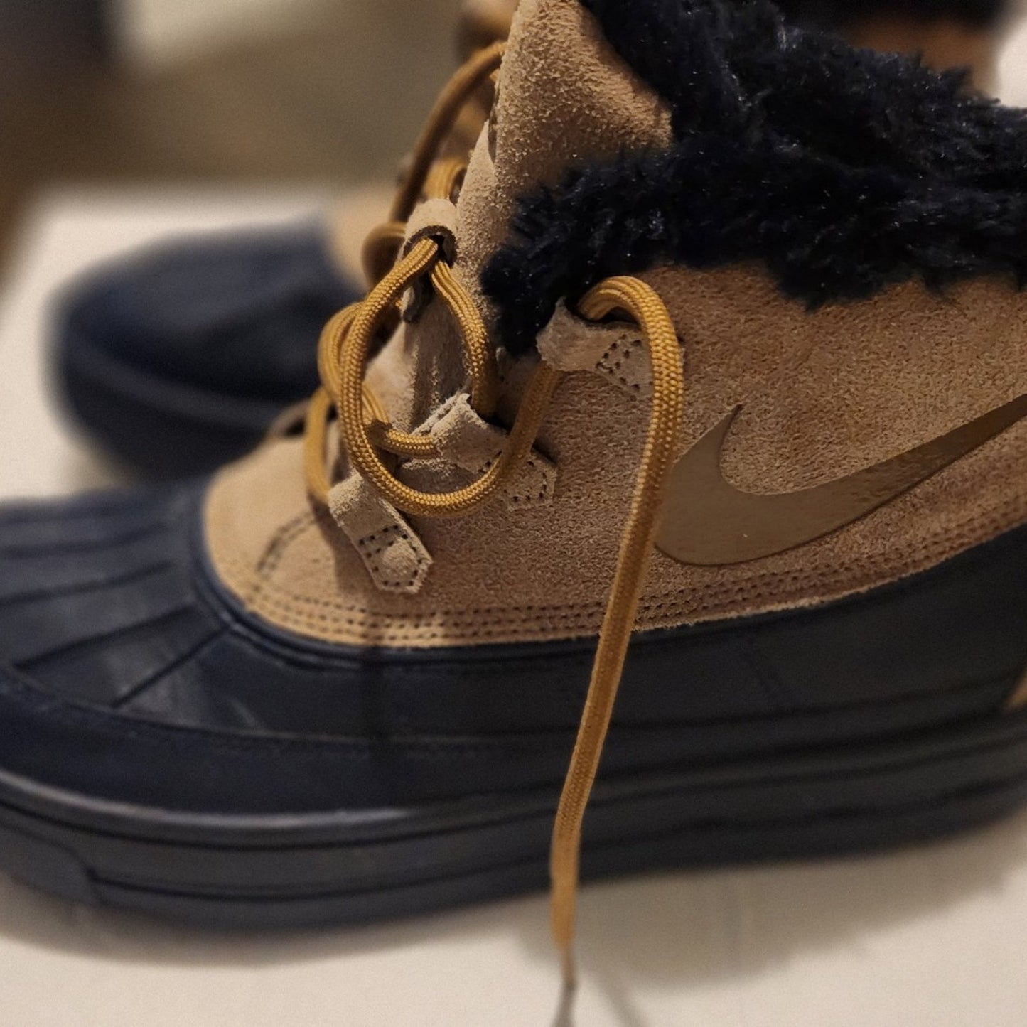 Nike sneakers shoes size  7y womens 8.5