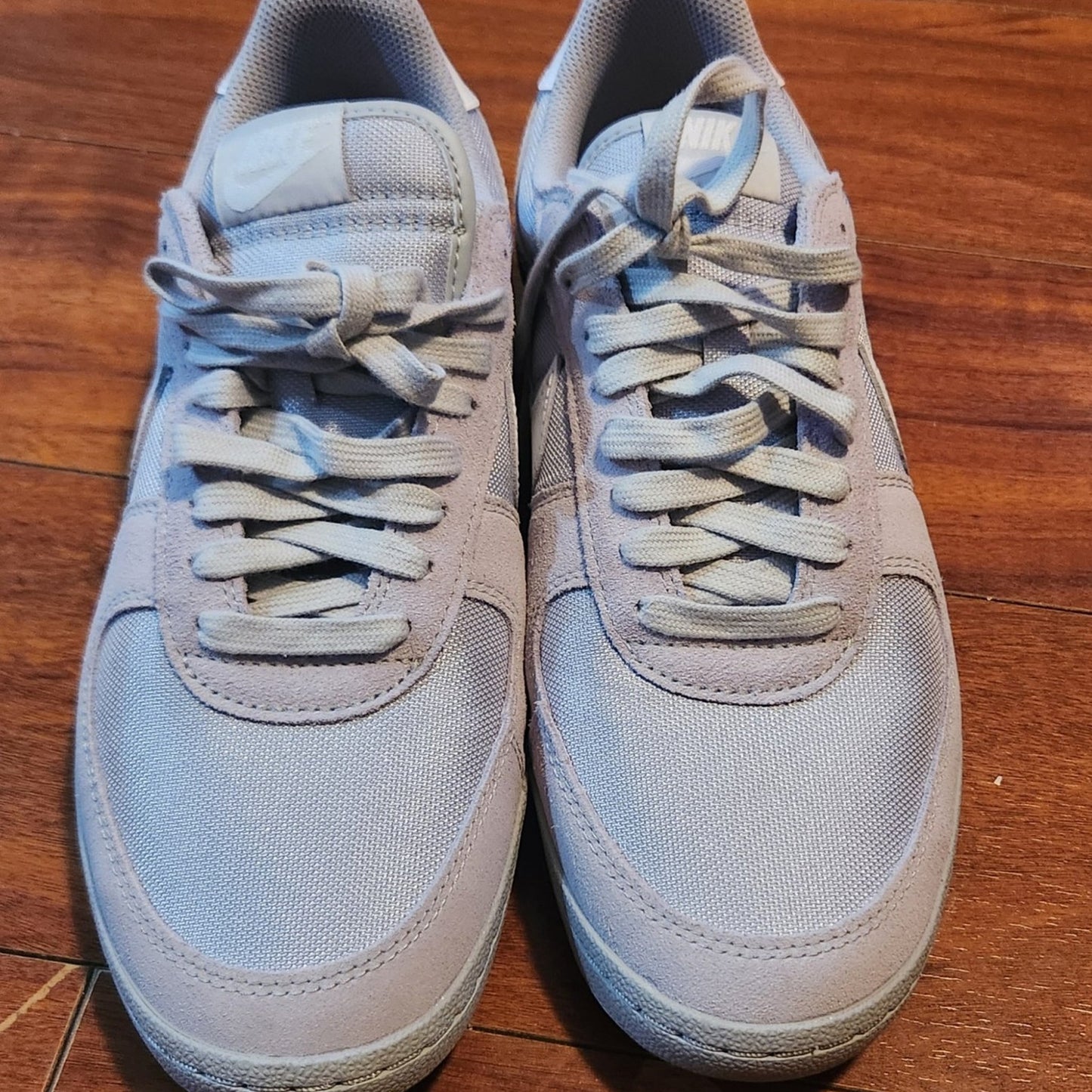Nike  shoes  sneakers  size  10